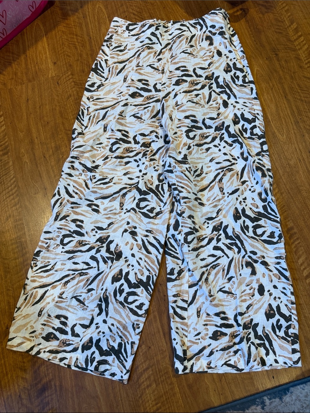 Tahari Wide Leg Cropped Pants White Black Tan Animal Print Size XS